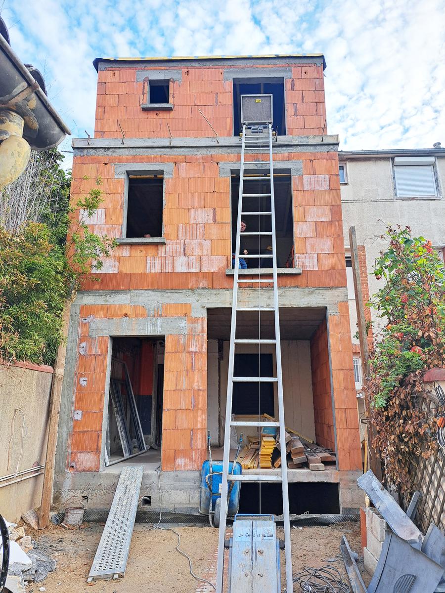 Extension sur quatre niveaux à Cachan (94)