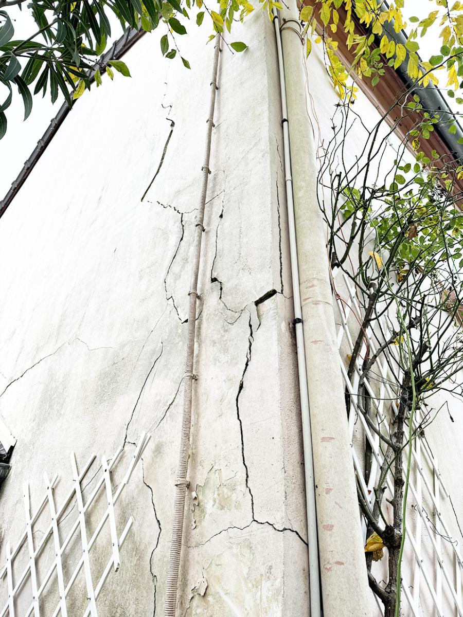 Fissures sur la façade de la maison à Créteil (94)