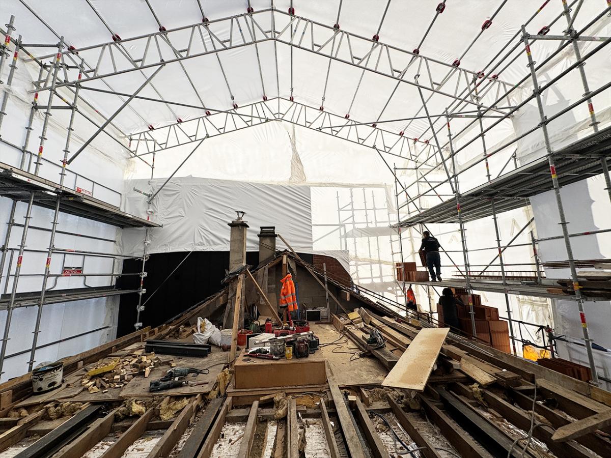 Démolition de la toiture à Issy-les-Moulineaux (92)